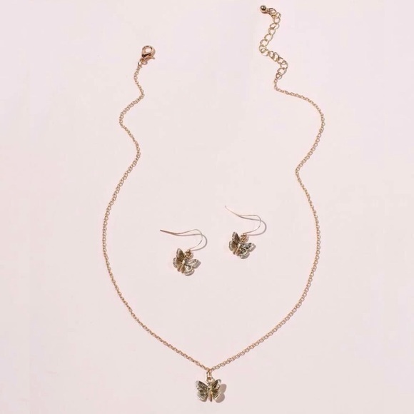 New!! Butterfly Necklace And Earrings Set